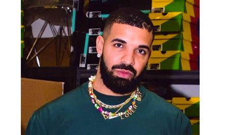 drake wearing hermes belt|Drake Gives Fan a Free Pink Birkin Bag During Concert.